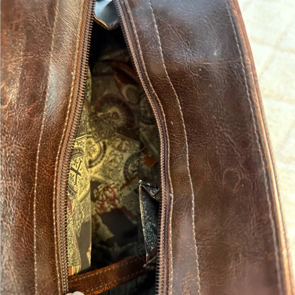 Brown leather satchel unbranded with Silvertone Hardware gives Brighton  vibes - Picture 6 of 10